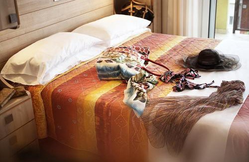 Riccione Hotel | Hotel Mocambo Riccione CENTRALISSIMO AL MARE