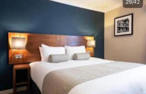 Aerocity Hotel | Hotel Moon Residency-Near IGI-Airport-Terminal-3