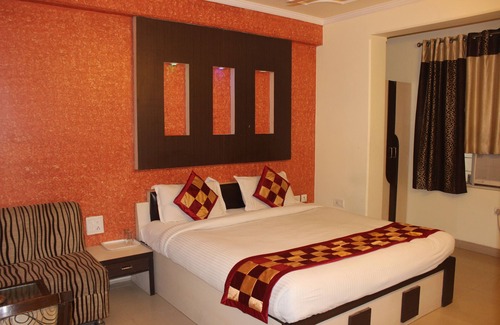 Sindhi Camp Hotel | Hotel Muskan Palace