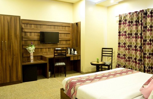 Vaishali Nagar Hotel | Hotel Neelam Paradise