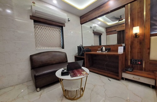 Sanpada Hotel | Hotel Neelkiran