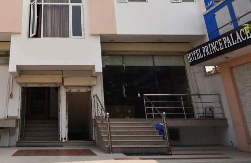 Tonk Road Hotel | Hotel O Grand Decor