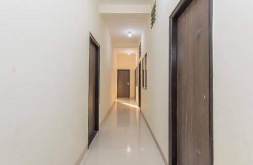 Sanwer Hotel | Hotel O HOTEL ROYAL INN