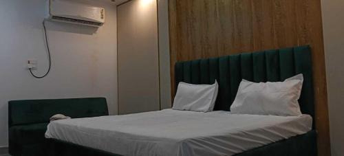 Phulpur Hotel | Hotel O Ra One Restro & Rooms