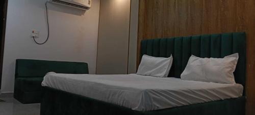 Phulpur Hotel | Hotel O Ra One Restro & Rooms