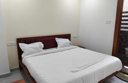 Gorakhpur Hotel | Hotel O Royal Krishna