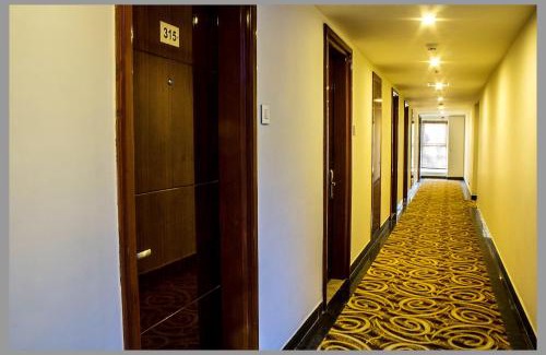 Puri Hotel | HOTEL- O!TT INN - Near Sea Beach - Shree Jagarnath Temple # Restaurant - Parking - Lift & Free Wi-Fi Facilities # Fully Air Conditioned Hotel At Prime Location With Roof Top Sea View
