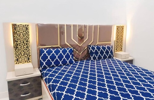 Karachi House | Hotel Oasis Inn l Guest House