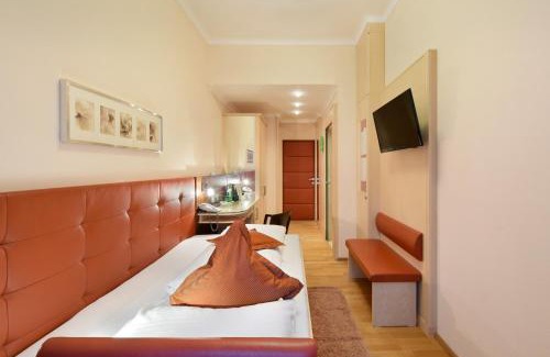 Josefstadt Bed & Breakfast | Hotel Pension Baronesse