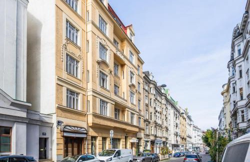 Josefstadt Bed & Breakfast | Hotel Pension Baronesse
