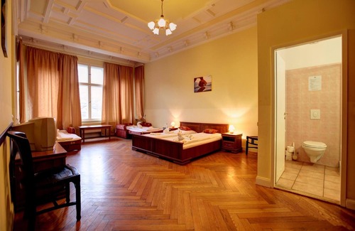 West Berlin Centre House | Hotel Pension Bernstein