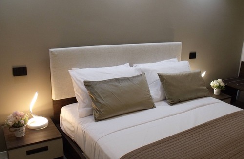 Ruggero Settimo Hotel | Hotel Plaza Ungheria