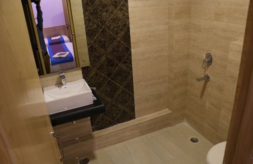 Paharganj Hotel | Hotel Prince Palace Deluxe