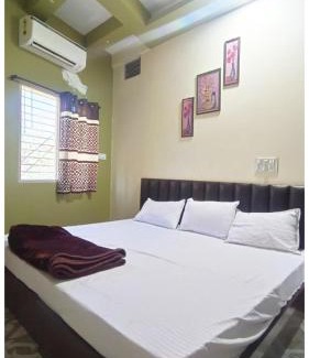 Ujjain House | HOTEL Priyanshi !Palace Near Shri Mahakaleshwar Jyotirlinga Temple - Fully Air Conditioned Rooms With Wi-fi - Free Parking Available