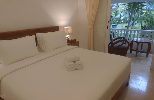 Sanur Hotel | Hotel Puri Tempo Doeloe within a 15-minute drive of Sanur Beach and Kuta Beach.