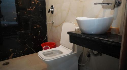 Mathura Hotel | Hotel Radhika's Inn