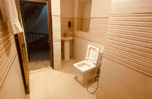 Mahipalpur Extension House | Hotel Red Blu