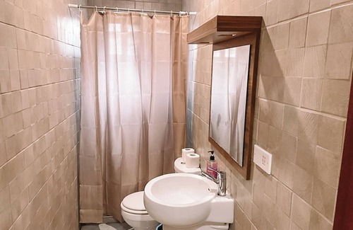 Cantonments Hotel | Hotel Room Osu Oxford St, Fiber Wifi, DSTV, Generator