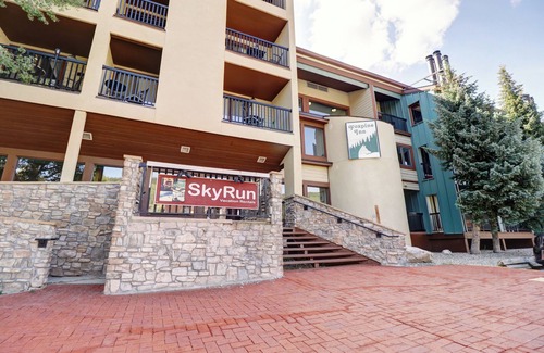 East Village at Copper Condo | Hotel Room, Ski in/Ski out! Large Hot tub. Perfect Location FP200
