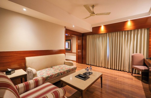 Kanpur Hotel | Hotel Royal Cliff