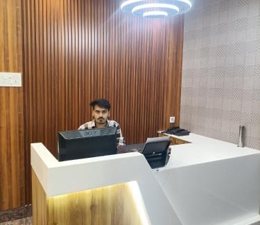 Sualkuchi Hotel | Hotel Royal Palace