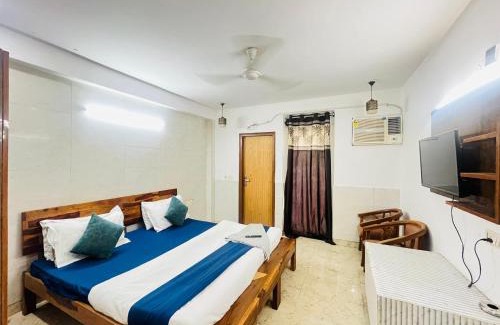 New Friends Colony Hotel | Hotel Royal Valley 10 Mins Away From Nizamuddin Railway Station