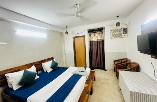New Friends Colony Hotel | Hotel Royal Valley 10 Mins Away From Nizamuddin Railway Station