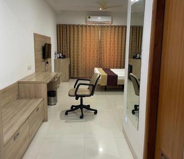 Vrindavan Hotel | Hotel Seth Murlidhar Seva Sadan-Near Prem Mandir