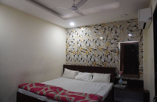 Indore Hotel | Hotel Shreenath INN