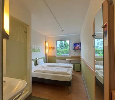 Wiesdorf Hotel | Hotel Stay Inn Köln Leverkusen City