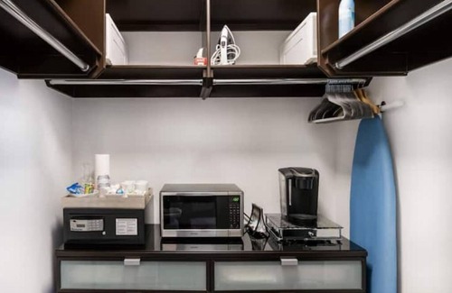 Ocean Beach Apartment | Hotel-Style Independent Suite in Ocean Beach