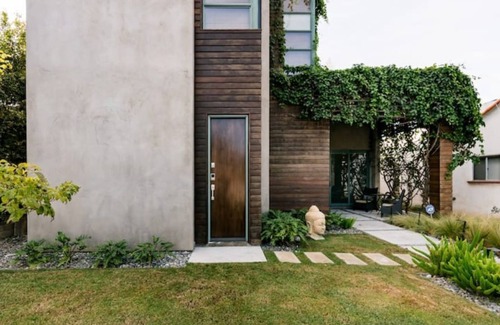 Ocean Beach Apartment | Hotel-Style Independent Suite in Ocean Beach