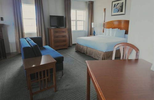 Wilkes-Barre Apartment | Hotel suite with AC, WiFi, fitness room in welcoming Wilkes-Barre