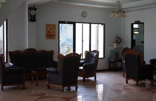 Oro Oro Ombo Hotel | Hotel Surya Indah