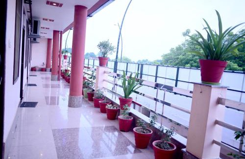 Faizabad Hotel | Hotel The Mansarovar Palace , Near Ram Mandir