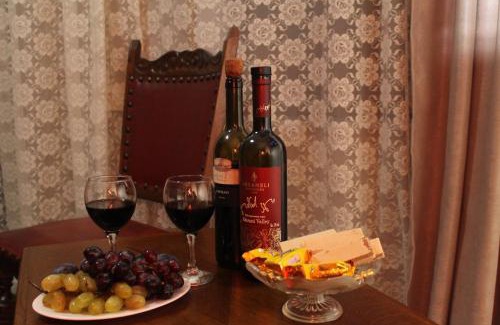 Kutaisi Bed & Breakfast | Hotel Tskhumi