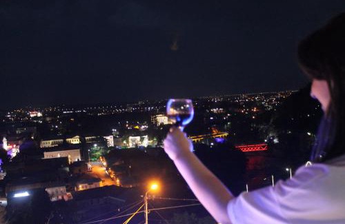 Kutaisi Bed & Breakfast | Hotel Tskhumi
