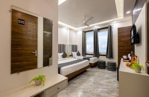 Paharganj Hotel | Hotel U N Star - 5 Minutes Walking Distance from New Delhi Railway Station and Metro Station