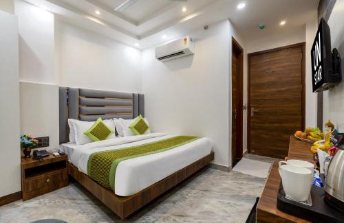 Paharganj Hotel | Hotel U N Star - 5 Minutes Walking Distance from New Delhi Railway Station and Metro Station