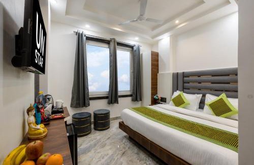 Paharganj Hotel | Hotel U N Star - 5 Minutes Walking Distance from New Delhi Railway Station and Metro Station