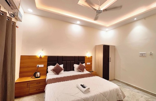 Ayodhya Hotel | Hotel V Palace Ayodhya