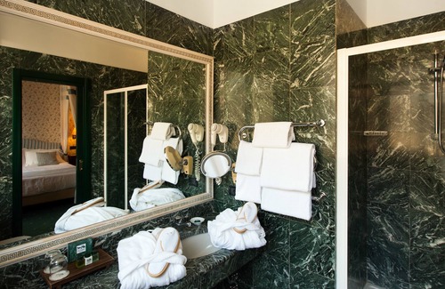 Historic Centre Hotel | Hotel Victoria & Iside Spa
