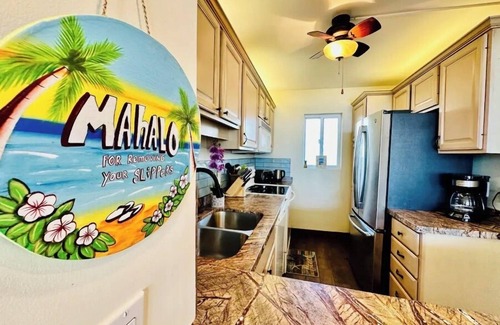 Kihei Condo | Hotel-zoned Oceanview Oceanfront Penthouse! - Menehune Shores 619