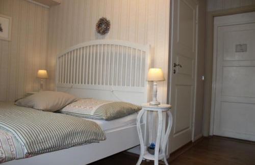 Hastveda Bed & Breakfast | Hotell Vita Hästen Hästveda