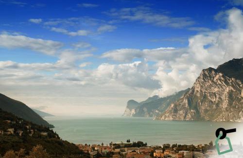 Torbole sul Garda Hotel | HOTIDAY Room Collection - Torbole