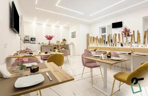 Naples City Centre Apartment | Hotiday Room Collection - Napoli Sant'Arcangelo