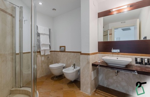 Pisa Hotel | HOTIDAY Room Collection - Pisa