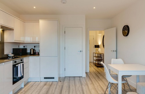 Hounslow Central Apartment | Hounslow Apartments by Charles Hope