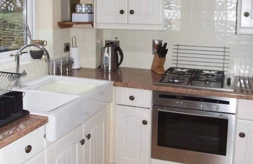 Stow-on-the-Wold Cottage | HOUR COTTAGE, family friendly, with open fire in Stow-On-The-Wold