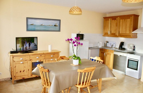 Barneville-Carteret House | House 100 meter From a Beautiful BEACH,utilities included,Garden,Private Parking